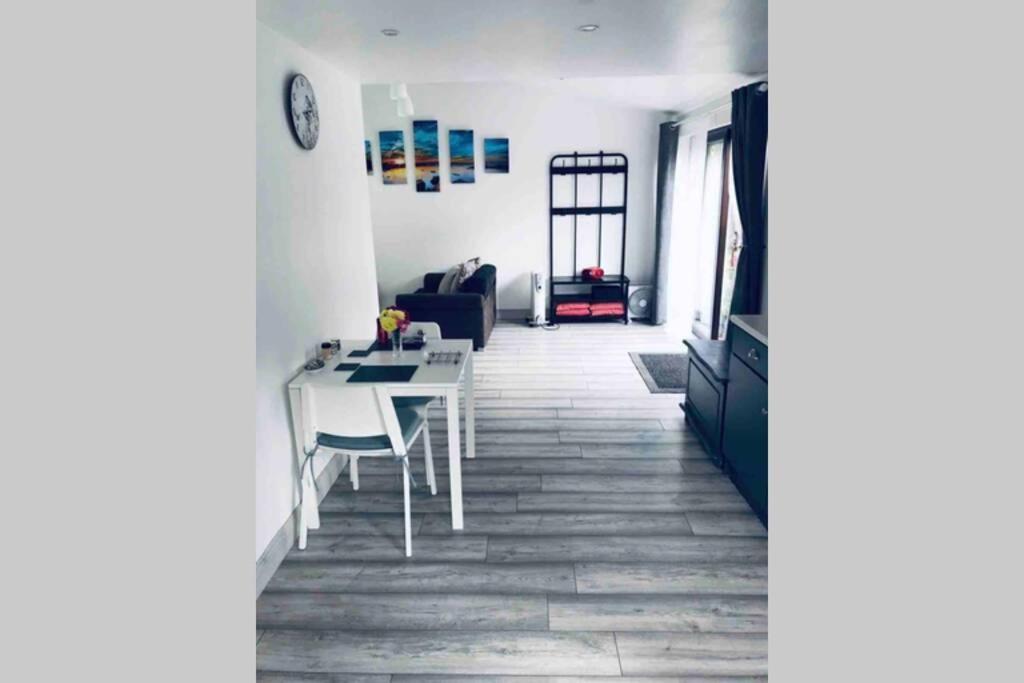 Fuchsia Apartment Tranquil Modern Seaside Apartment On The Wild Atlantic Way Γκάλγουεϊ Εξωτερικό φωτογραφία